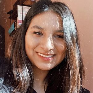 Meet your Posher, Alejandra